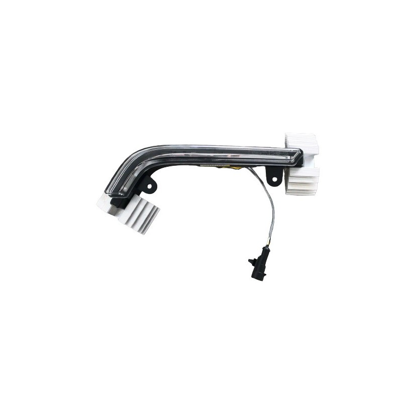 LUZ DE DÍA DERECHA AIXAM  800BP152